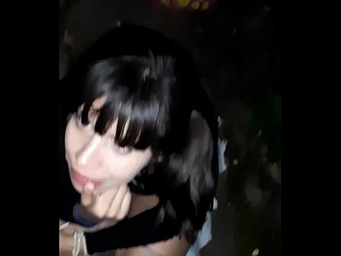 ❤️ На улици натечен пенис у замену за слаткише ❤ Секс на sr.pornmega.ru ☑